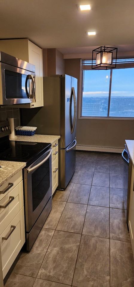 9909 104 Street Northwest 1004, Edmonton, Alberta, Canada, T5K 2G5 - Photo 4 of 14