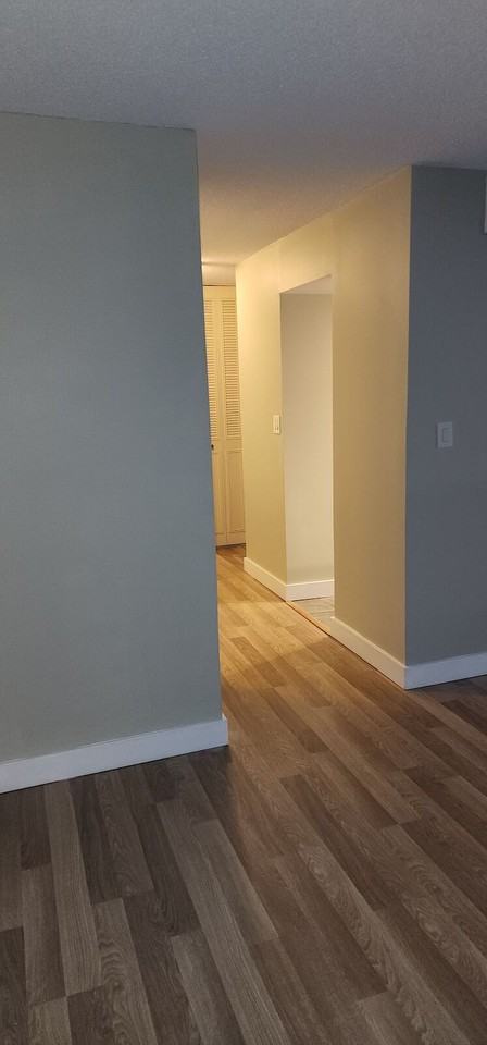 9909 104 Street Northwest 1004, Edmonton, Alberta, Canada, T5K 2G5 - Photo 5 of 14