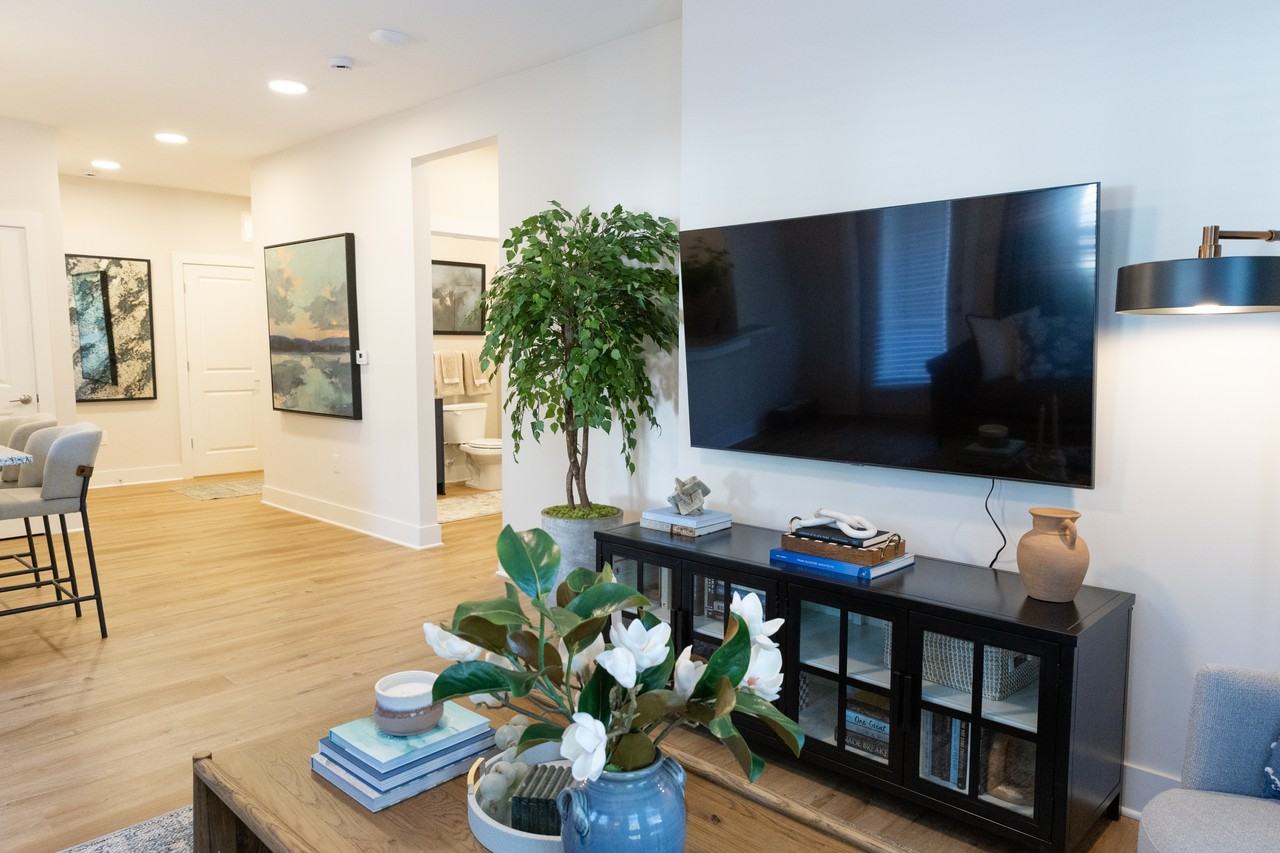 The Crest at Oakwood - Photo 4 of 50