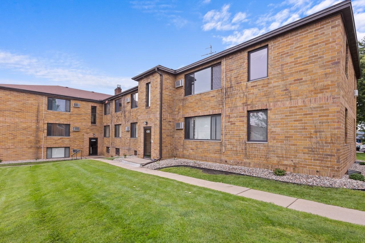 Park Point Properties - Photo 6 of 13