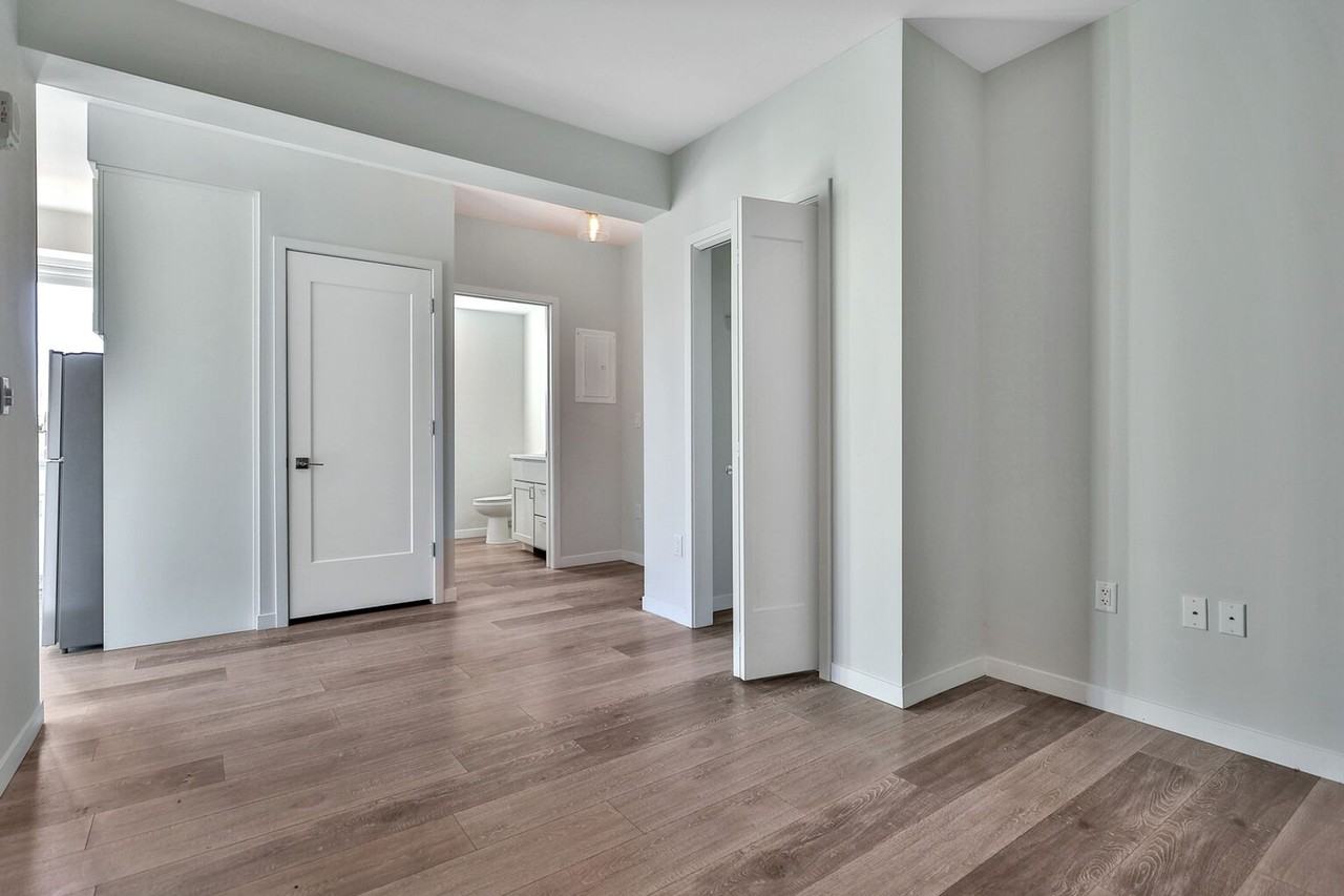 MOD42 Apartments - Photo 3 of 13