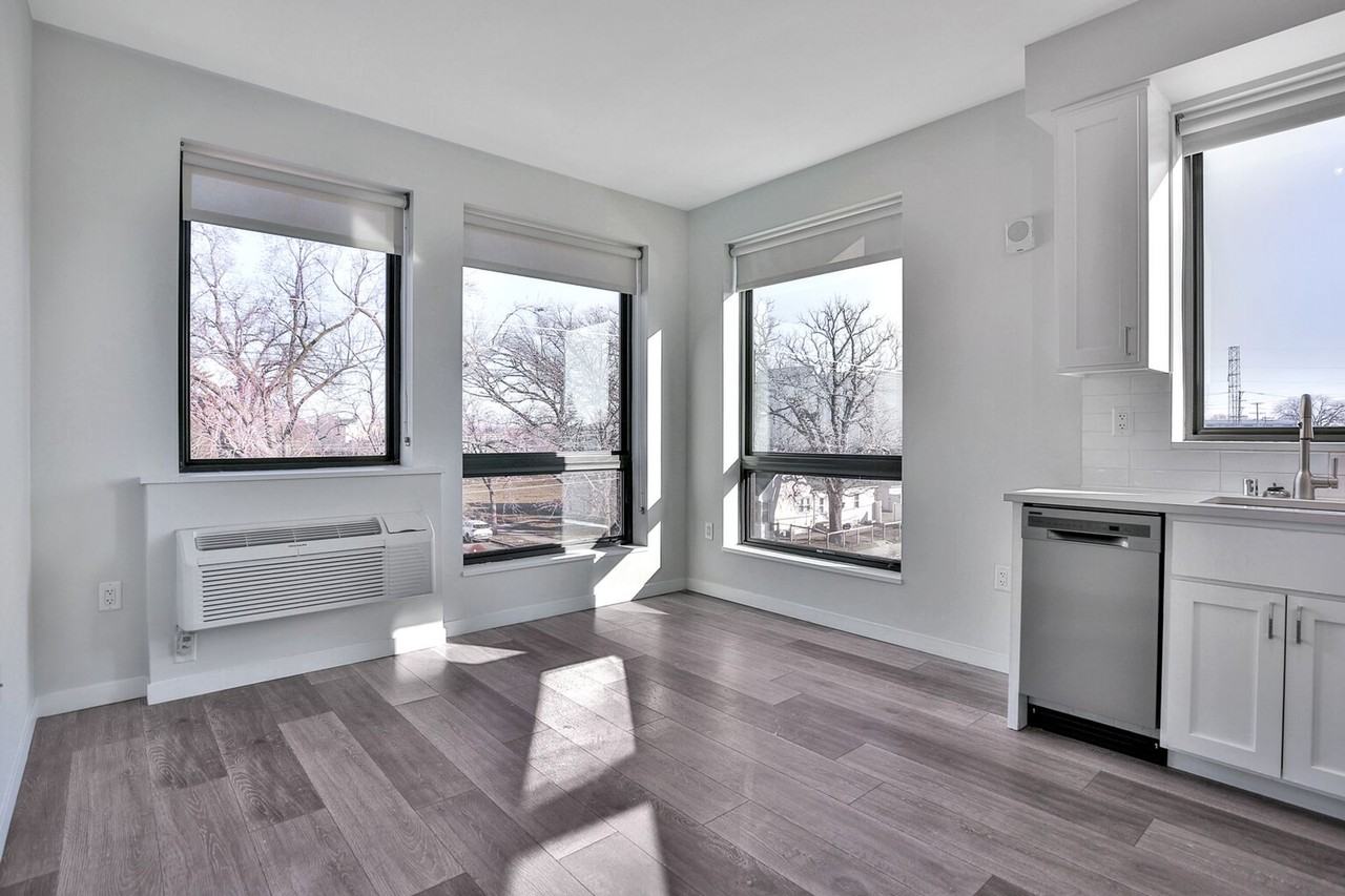 MOD42 Apartments - Photo 4 of 13