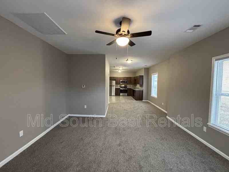 1214 S Schiller St - Photo 4 of 17