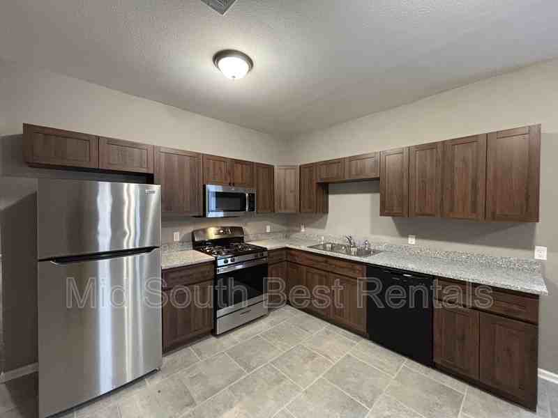 1214 S Schiller St - Photo 6 of 17