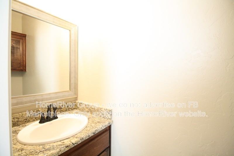 1808 Ne 135th St - Photo 4 of 19