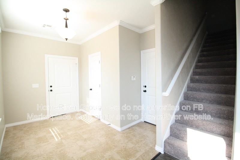 1808 Ne 135th St - Photo 5 of 19