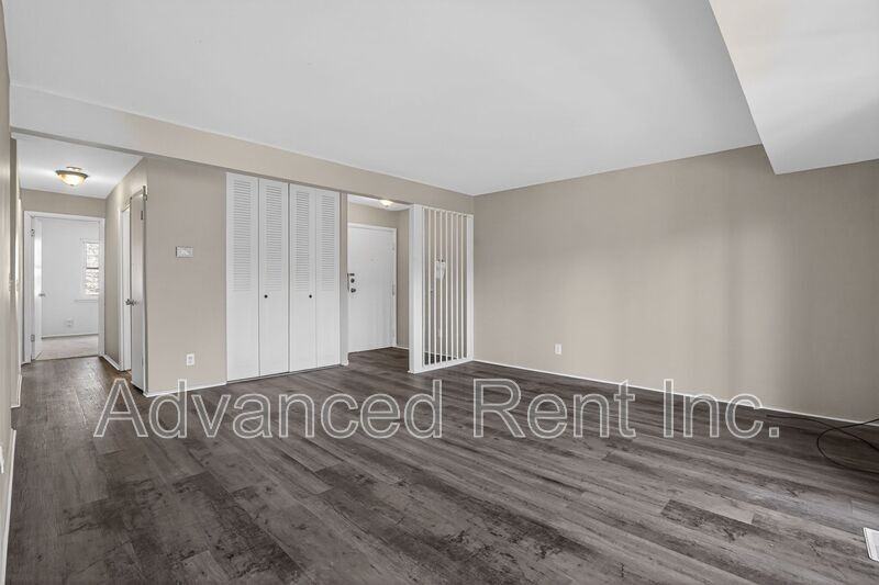 211 Crocker Dr #D - Photo 6 of 15