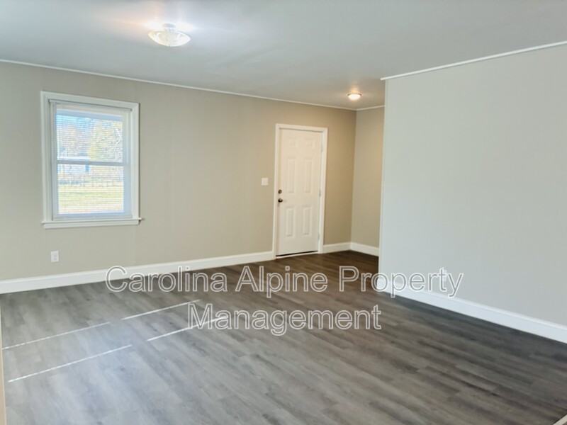 613 Legrand St - Photo 3 of 19