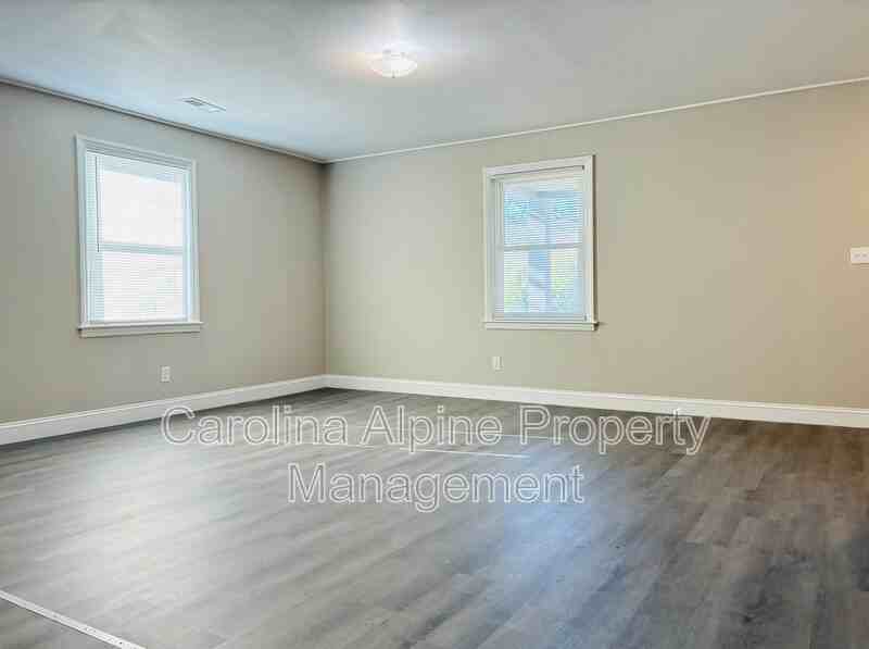 613 Legrand St - Photo 4 of 19