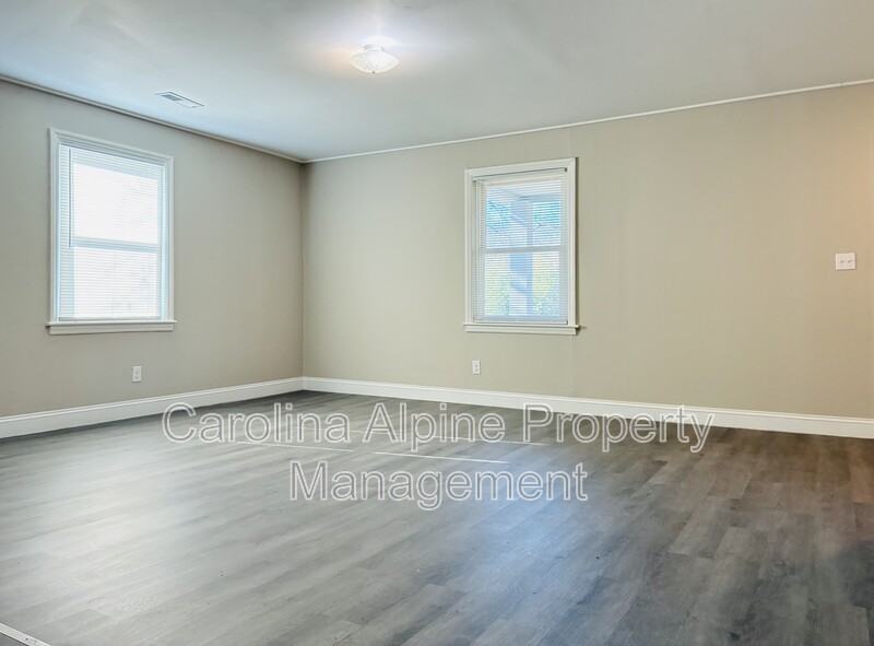 613 Legrand St - Photo 5 of 19