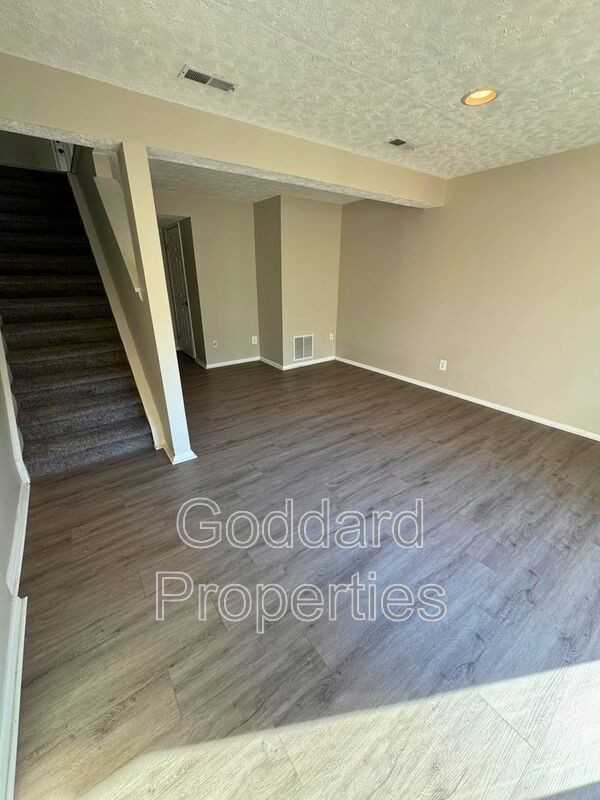 7946 Sutherland Ct - Photo 3 of 18