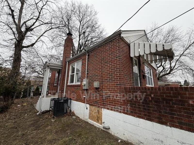 6206 Evergreen Blvd - Photo 3 of 30