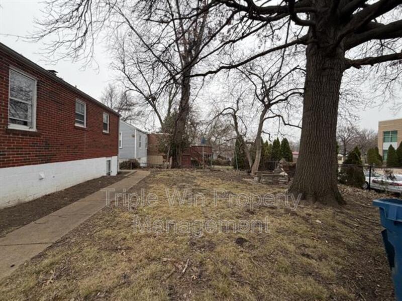 6206 Evergreen Blvd - Photo 6 of 30