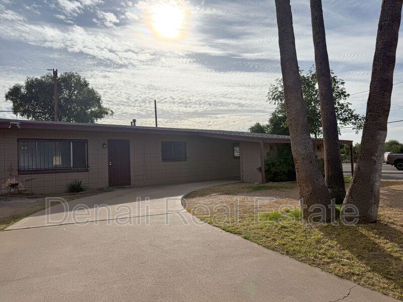 617 W Minton St - Photo 2 of 21