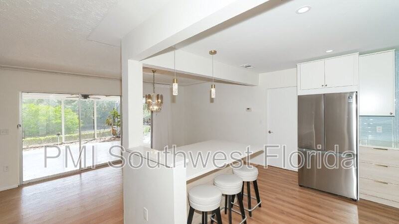 3431 Mineola Dr - Photo 3 of 33