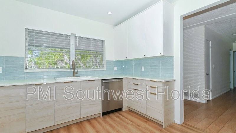 3431 Mineola Dr - Photo 6 of 33