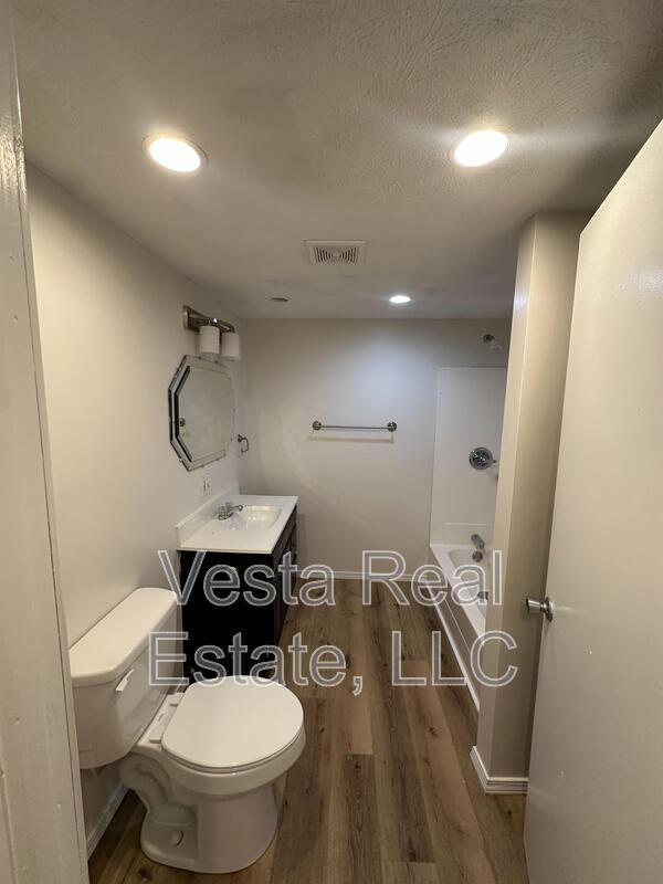 1211 W Market St - Photo 5 of 9