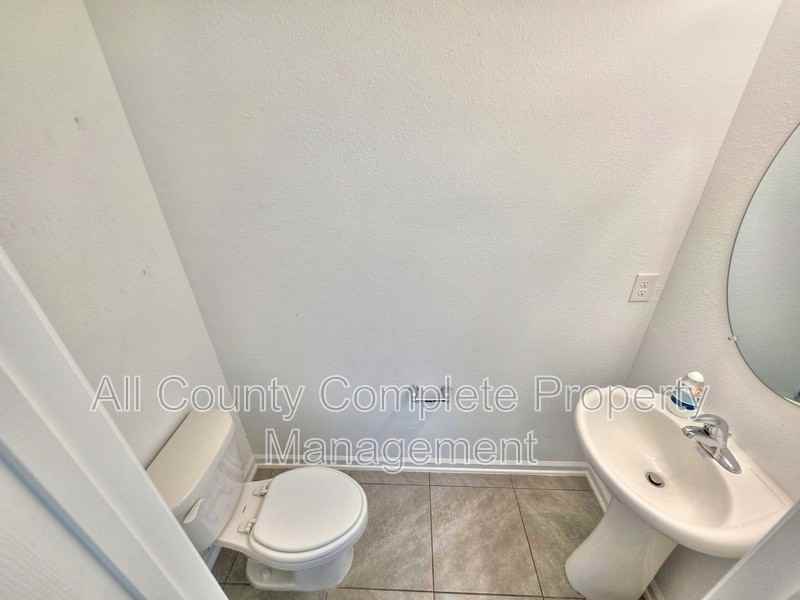 3972 Village View Ln - Photo 4 of 13