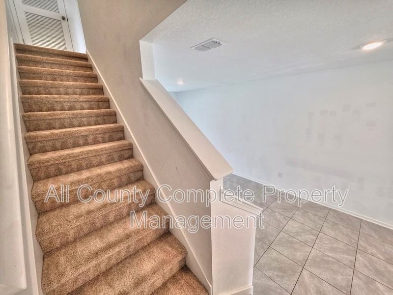 3972 Village View Ln - Photo 5 of 13