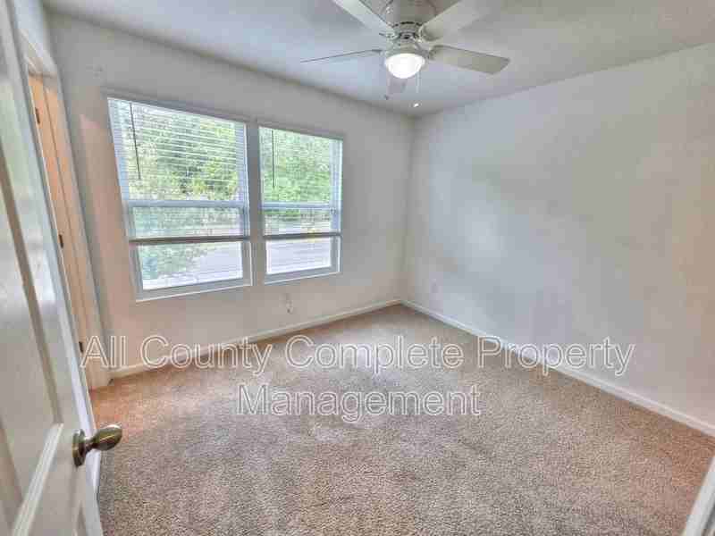 3972 Village View Ln - Photo 7 of 13