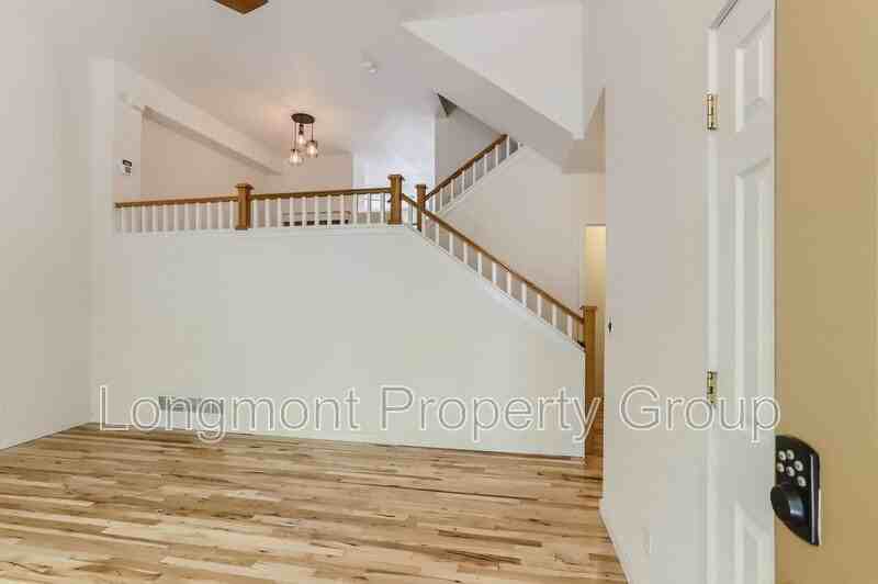 907 Snowberry St - Photo 5 of 29