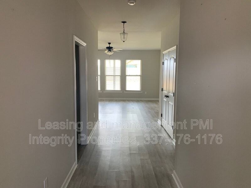 201 Saint Caillin St - Photo 2 of 17