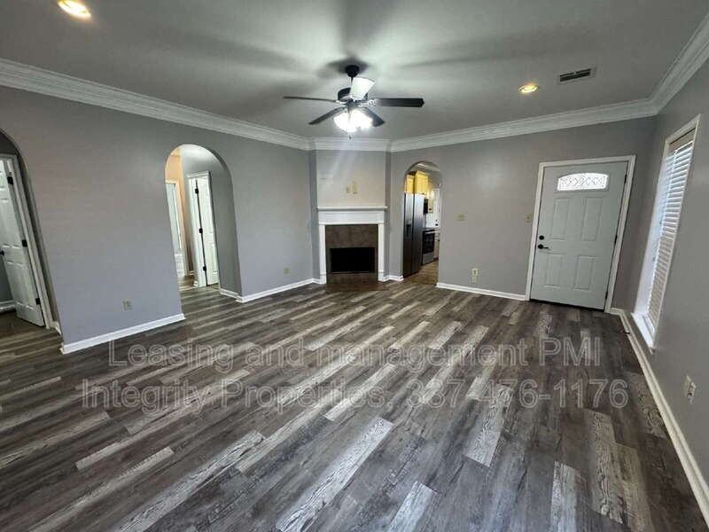 201 Pavilion St - Photo 3 of 19