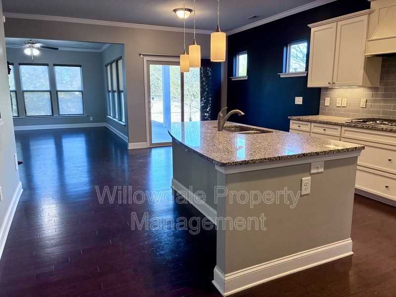 1249 Stowage Dr - Photo 7 of 49