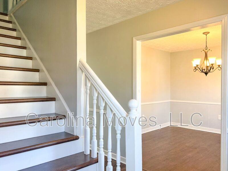 206 Manassas Dr - Photo 3 of 24