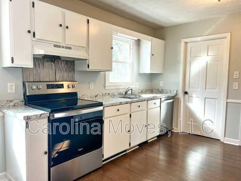 206 Manassas Dr - Photo 5 of 24