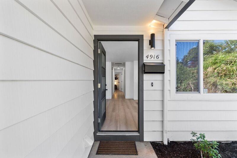 4916 Ne Alberta Ct - Photo 2 of 24