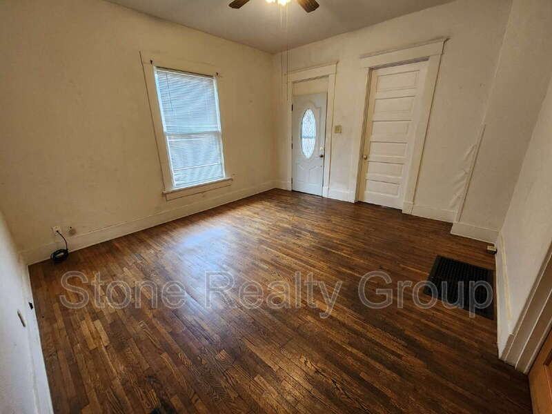 1021 S 18th St - Photo 2 of 9