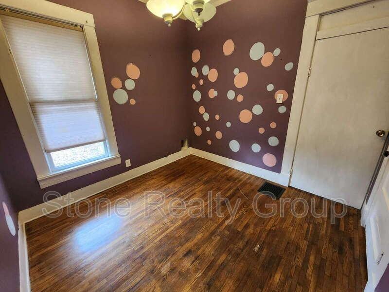 1021 S 18th St - Photo 6 of 9