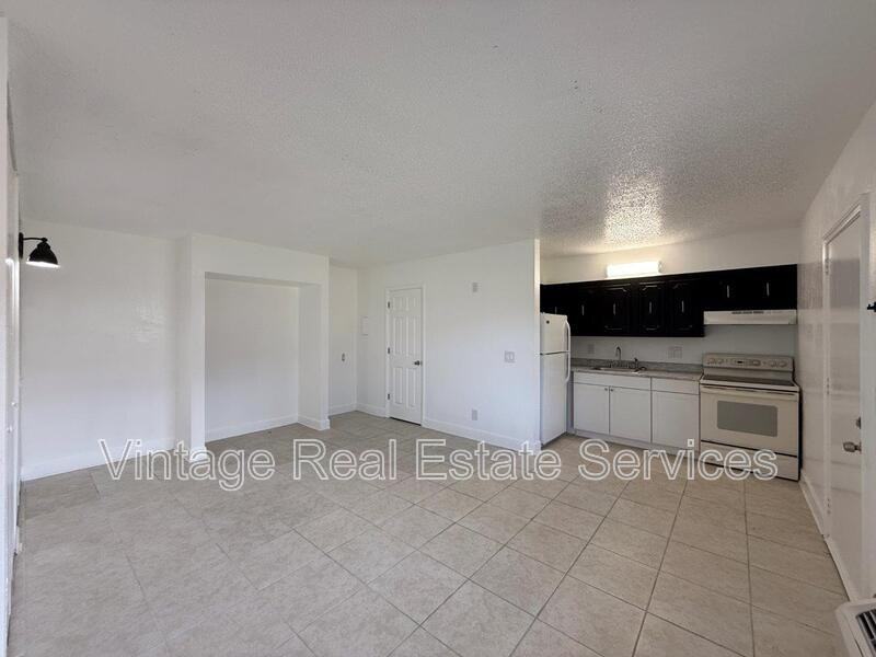 3301 58th Ave S #303 - Photo 5 of 8