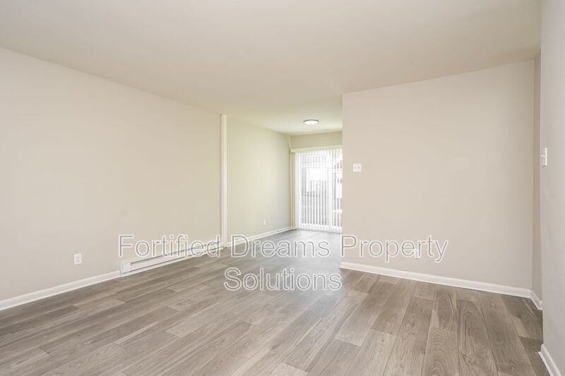 904 Lowdermilk St #904D - Photo 7 of 37