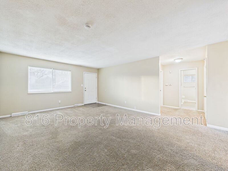 131 S Crescent Ave - Photo 4 of 24