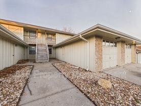 1020 Ne Lindsay Ave #C - Photo 1 of 1