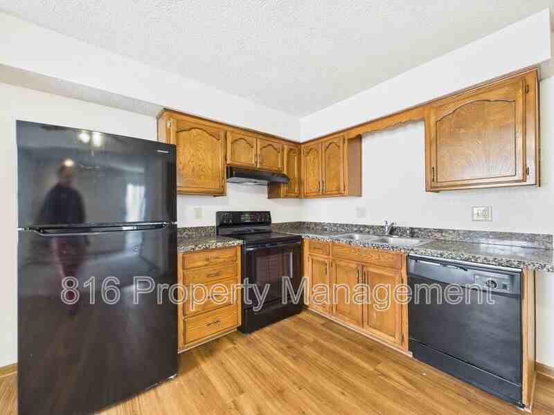 3517 Ne Independence Ave - Photo 7 of 38