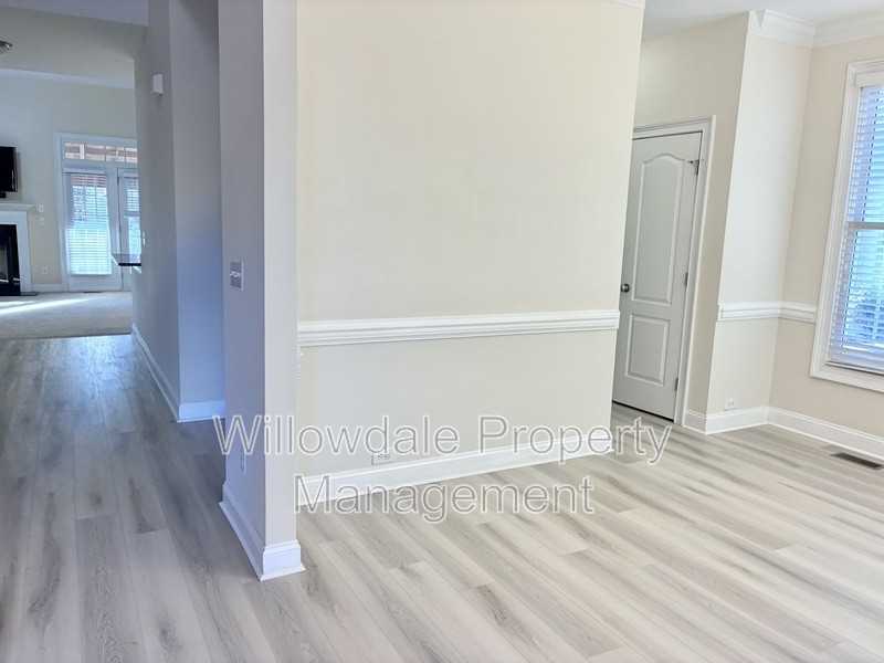 121 Orianna Dr - Photo 4 of 35