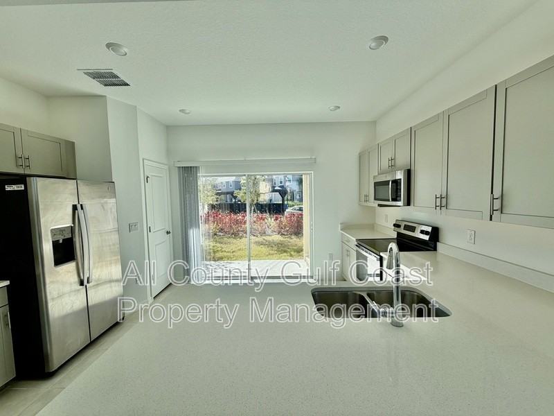 6107 Whetstone Ct - Photo 3 of 13