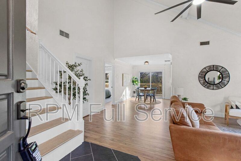 4745 Aaron Dr - Photo 4 of 43