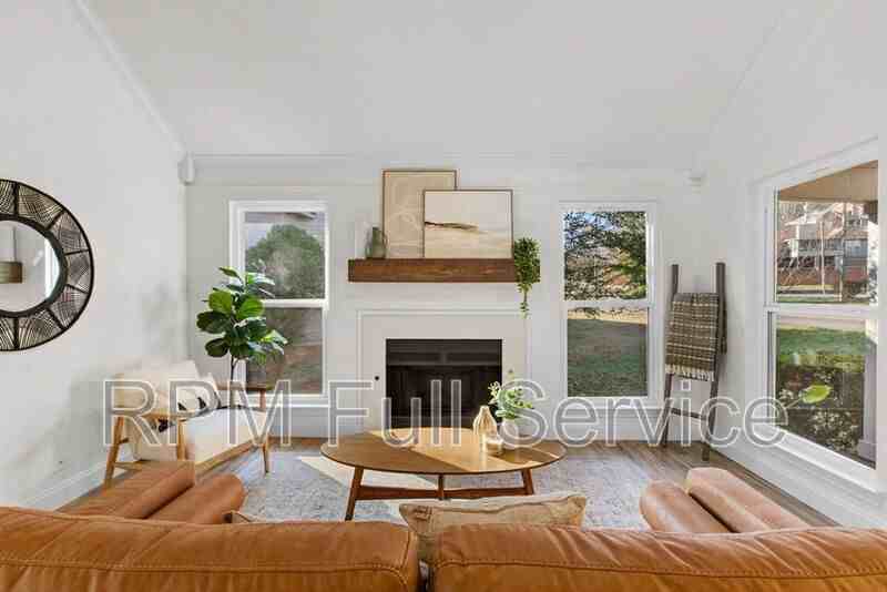 4745 Aaron Dr - Photo 6 of 43