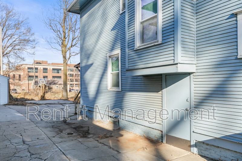 3222 Webster St - Photo 3 of 28