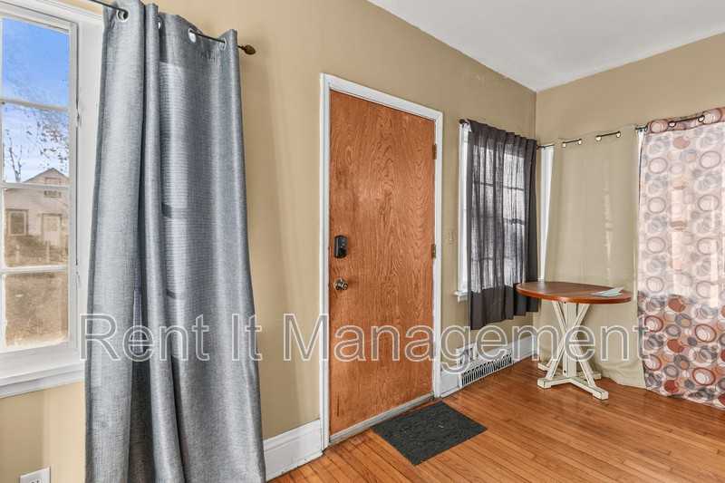 3222 Webster St - Photo 7 of 28
