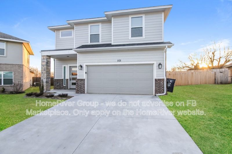 501 Nw 176th St - Photo 2 of 22