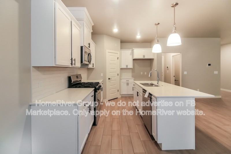 501 Nw 176th St - Photo 6 of 22