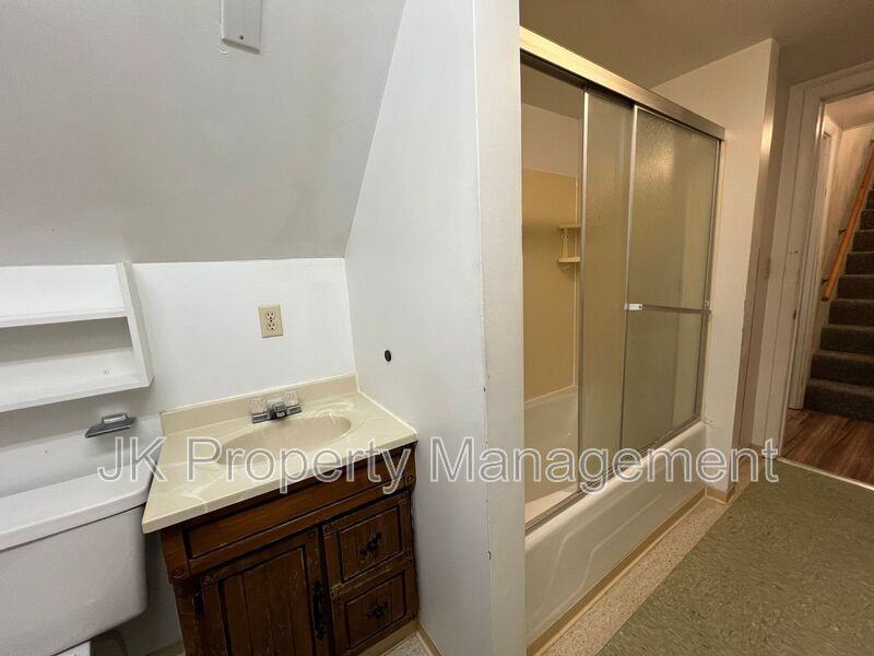 1927 7th Ave N #03 - Photo 7 of 10