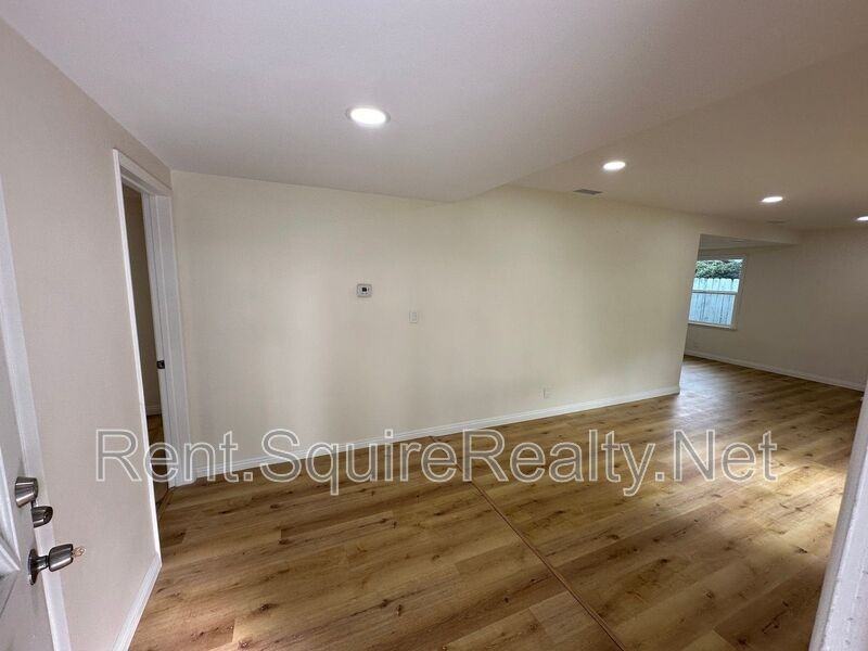 747 E Benbow St - Photo 4 of 38