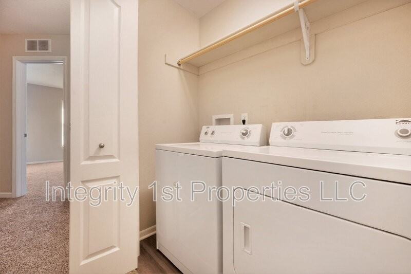 5911 Nw 91st Ter #5913 - Photo 6 of 14