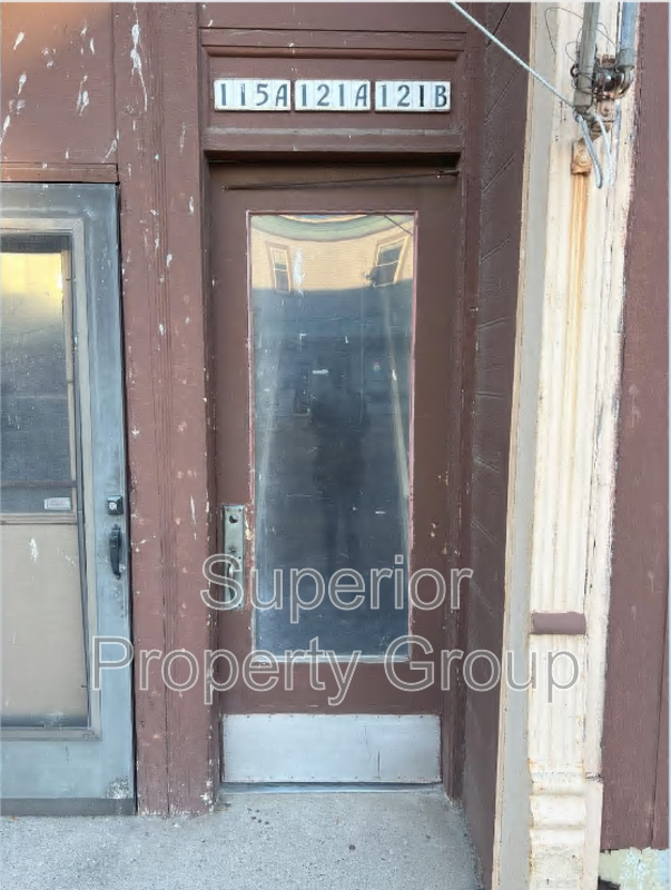 121 N High St #B - Photo 2 of 9